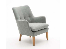 Fauteuil scandinave model AV 53 revêtement tissu. Nouvelle édition (+ 60 coloris)