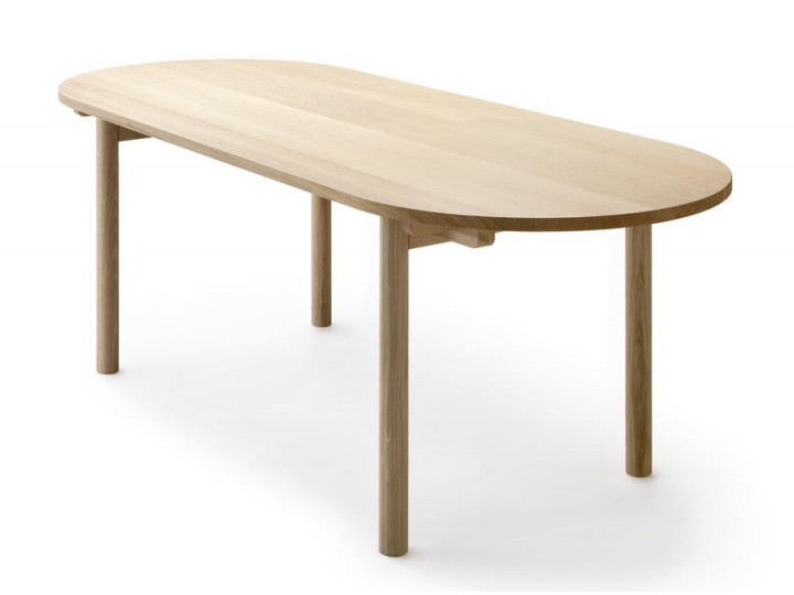 Basic dining table oval (oak). 3 sizes | Galerie Møbler