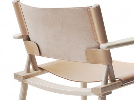 December lounge chair with arms