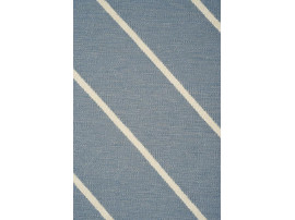 Mid-modern scandinavian rug model VK2 blue / white