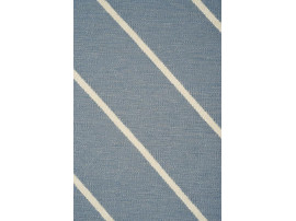 Tapis scandinave modèle VK2 light blue / white