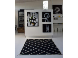 Mid-modern scandinavian rug model VK2 black / white