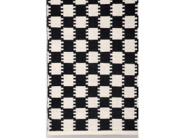 Mid-modern scandinavian rug model VK5 white / black