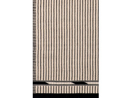 Mid-modern scandinavian rug model VK3 white / black