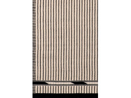 Tapis scandinave modèle VK3 white / black