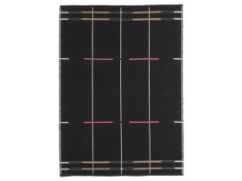 Mid-modern scandinavian rug model VK9 black