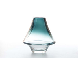 Vase scandinave en verre bleu-gris collection Tona, modèle A1175. 