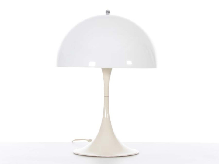 Lampe de table scandinave Panthella. Edition vintage