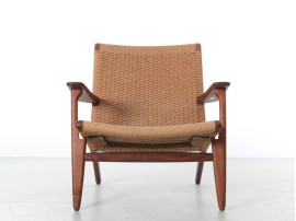 Mid century modern pair of lounge chair CH25 by Hans Wegner