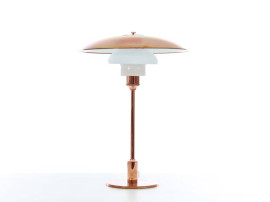 Lampe de table scandinavian en cuivre. Limited Edition de 2014