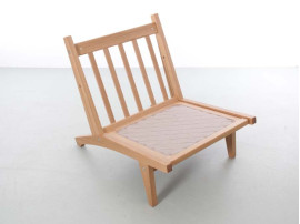 GE 370 lounge chair by Hans Wegner. New edition