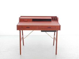 Mid-Century  modern scandinavian vanity desk  in teack by Arne Wahl Iversen