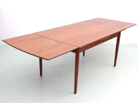 Table de repas scandinave extensible en teck 4/8 pers.