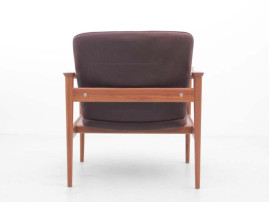 Mid-Century  modern scandinavian 711 loungechair by Fredrik Kayser. New edition