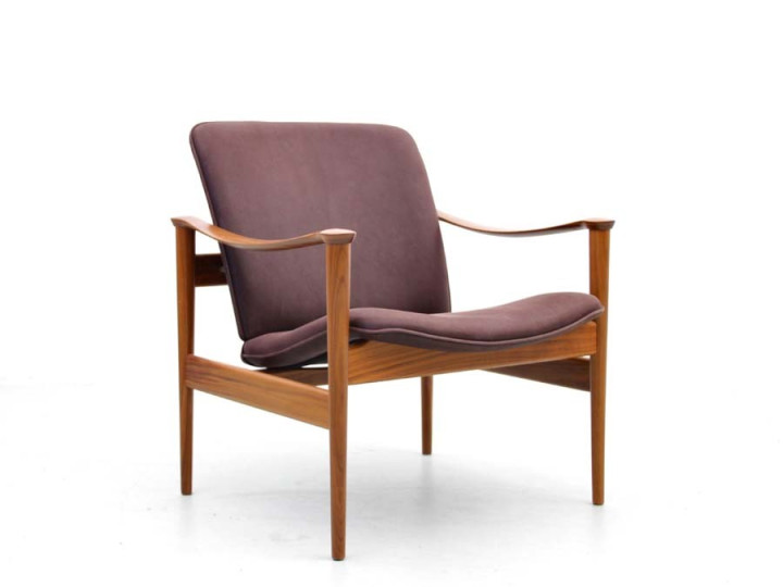 Fauteuil scandinave modèle 711. Nouvelle édition