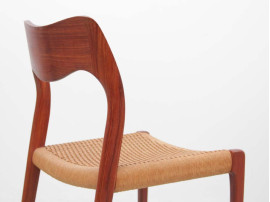 Suite de 4 chaises scandinaves en teck modèle 71