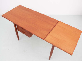 Mid century modern scandinavian desk in teak.