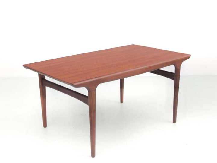 Table de repas scandinave 4/8 pers. en teck