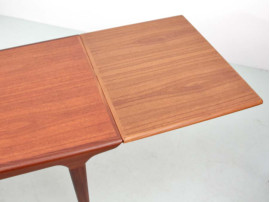 Table de repas scandinave 4/8 pers. en teck