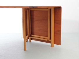 Table de repas scandinave modèle Maria de Bruno Mathsson en teck. Edition de 1960