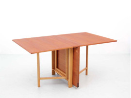 Table de repas scandinave modèle Maria de Bruno Mathsson en teck. Edition de 1960