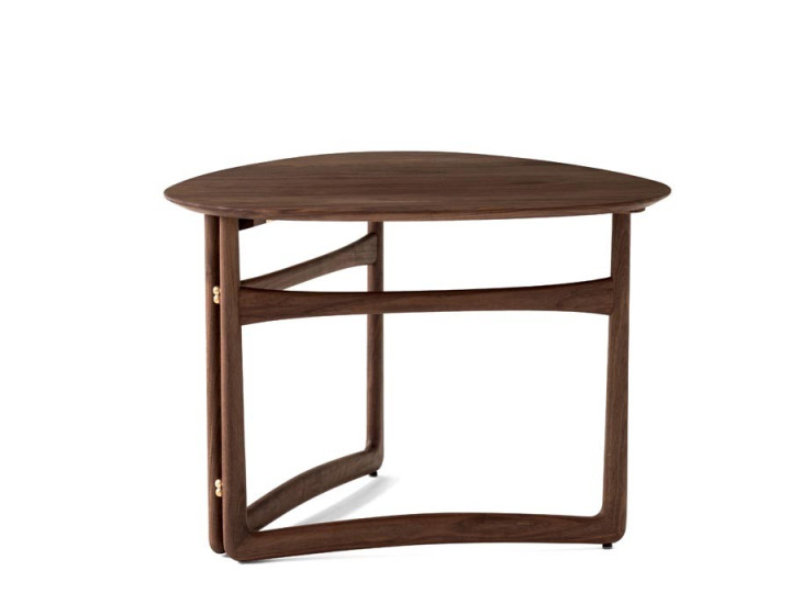 Drop Leaf side table HM5 by Hvidt and Mølgaard. New edition in walnut